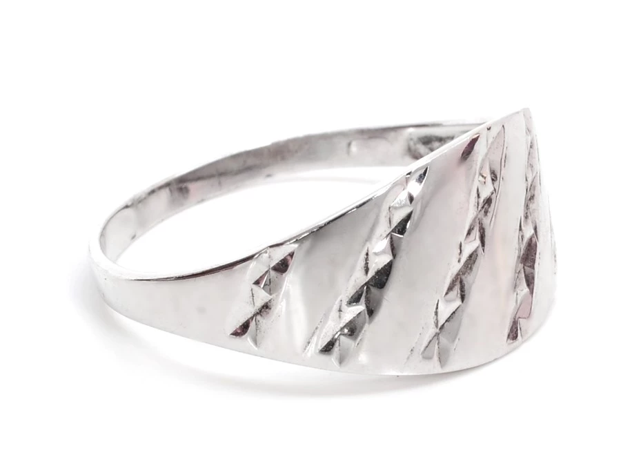 Stříbrný prsten 66