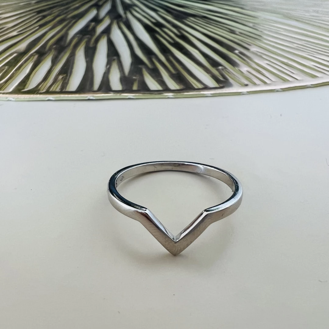 Stříbrný prsten vlnky 61