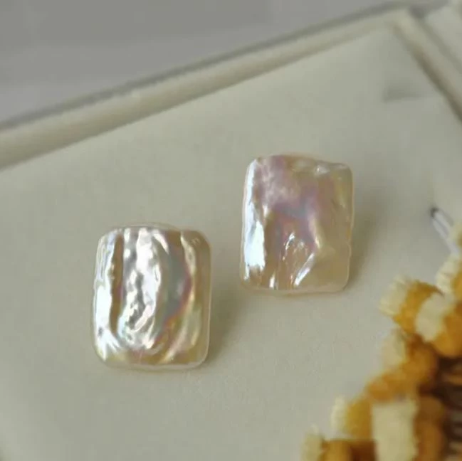 Náušnice zlacené pecky - říční perly bílé, růžové Bílá