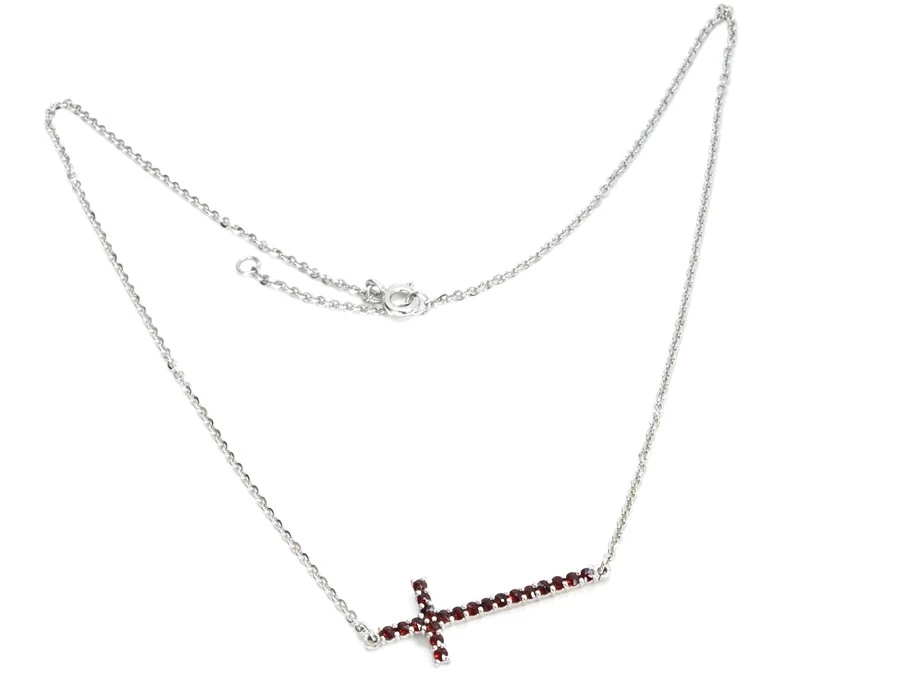 Stříbrný náhrdelník křížek český granát