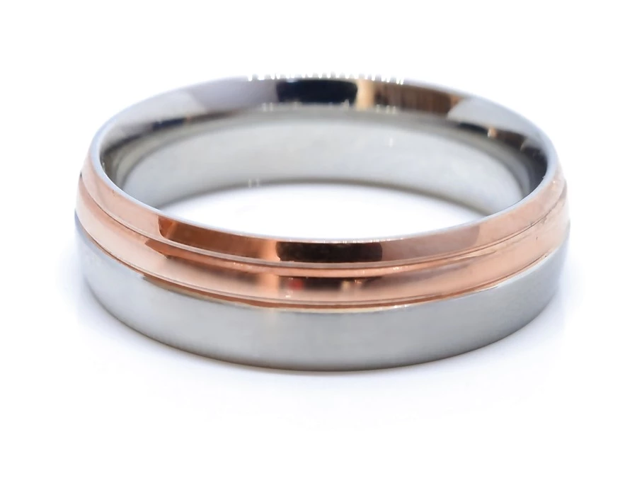Snubní prsten z chirurgické oceli zlacený 65