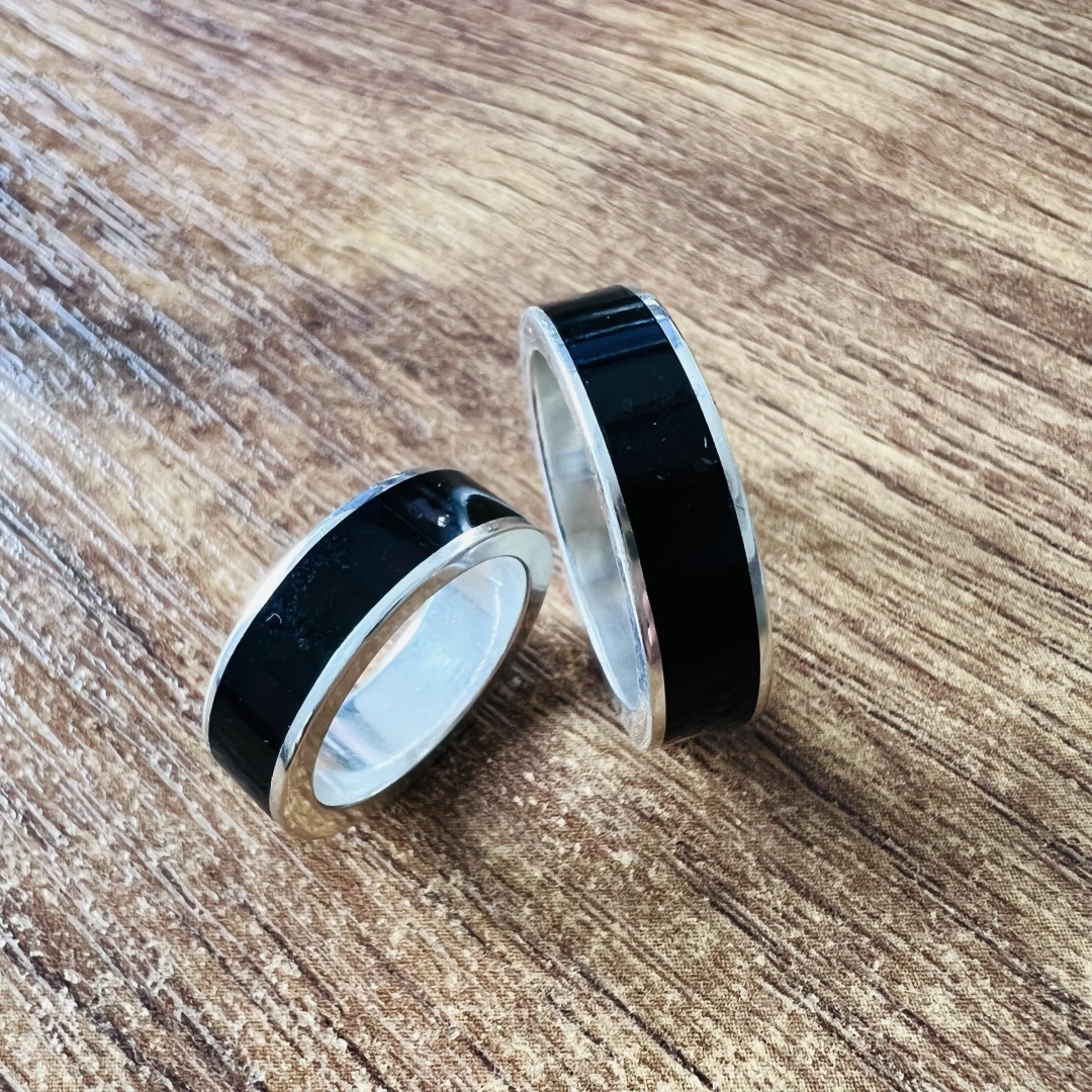 Stříbrný snubní prsten jantar Exkluziv 50