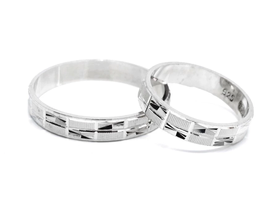 Snubní stříbrný prsten 62