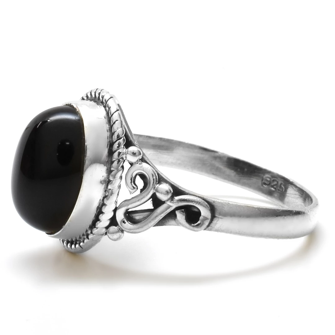 Stříbrný prsten onyx 57