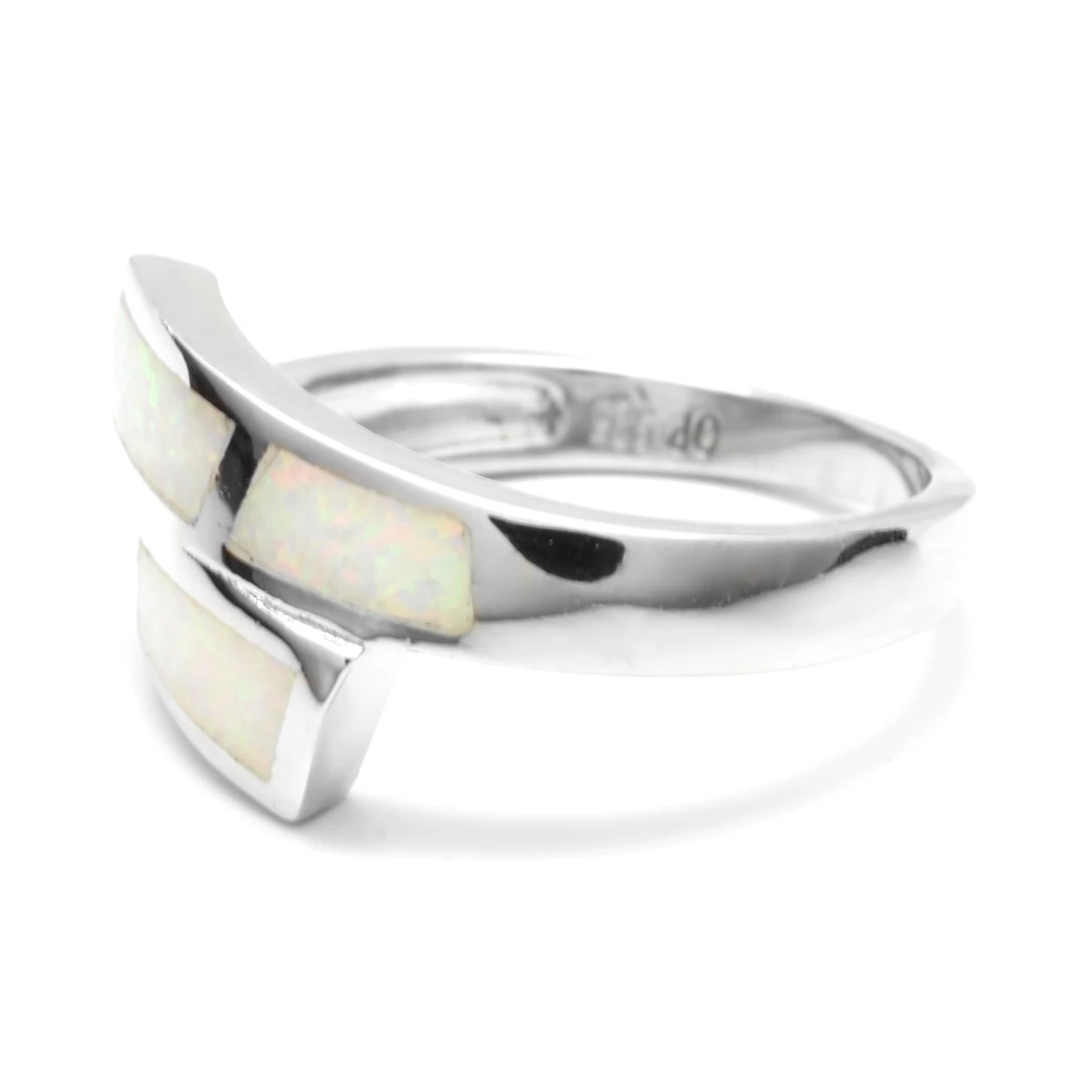 Stříbrný prsten opál bílý 55