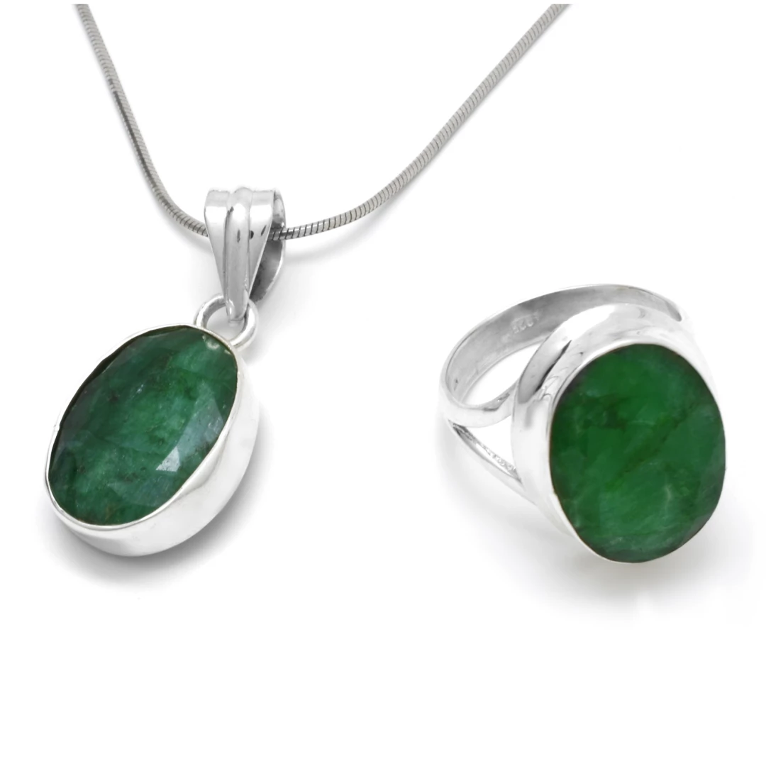 Stříbrný prsten smaragd oválný do vel 66