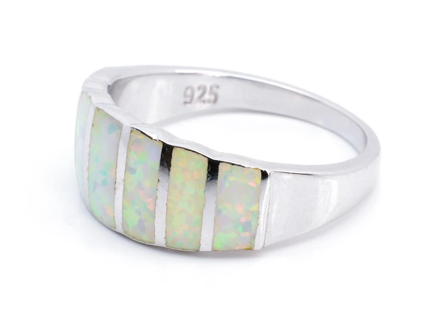 Stříbrný prsten bílý opál 54