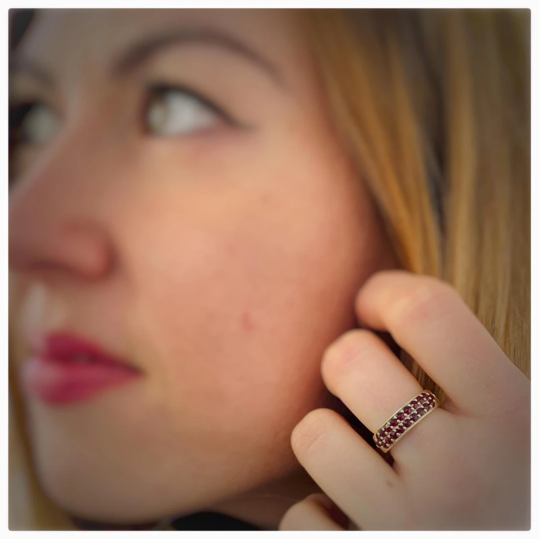 Zlatý prsten s českým granátem 52, Zlato Au 585/1000 (dodání 1-8 týdnů)